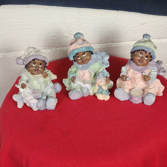 Jubilee Giftware Other - Jubilee Giftware Set of 3 African American Babies Dressed in Hat Scarf and Toy